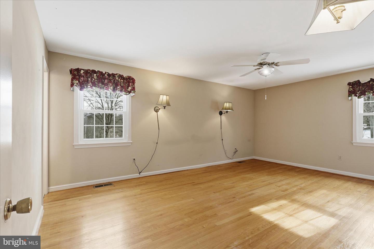 12466 HENDERSON RD, CLIFTON, Virginia 20124, 4 Bedrooms Bedrooms, ,3 BathroomsBathrooms,Residential,For sale,12466 HENDERSON RD,VAFX2287524 MLS # VAFX2287524