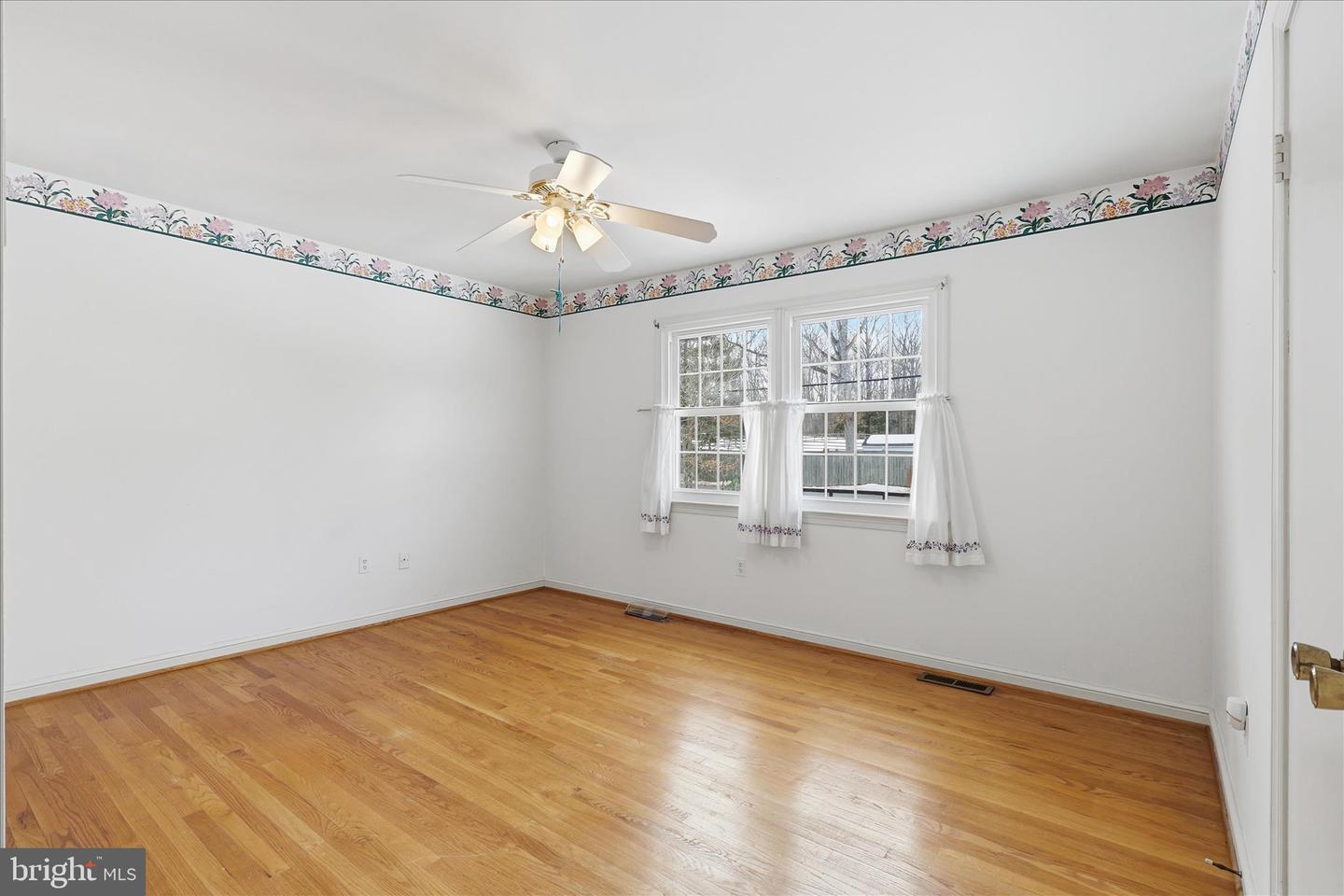 12466 HENDERSON RD, CLIFTON, Virginia 20124, 4 Bedrooms Bedrooms, ,3 BathroomsBathrooms,Residential,For sale,12466 HENDERSON RD,VAFX2287524 MLS # VAFX2287524