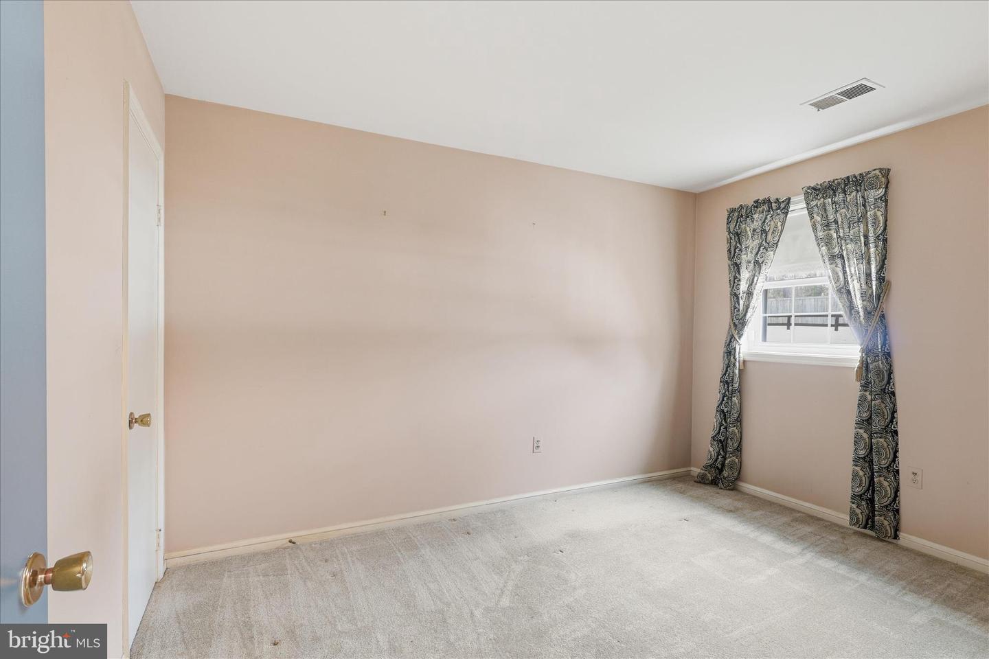 12466 HENDERSON RD, CLIFTON, Virginia 20124, 4 Bedrooms Bedrooms, ,3 BathroomsBathrooms,Residential,For sale,12466 HENDERSON RD,VAFX2287524 MLS # VAFX2287524