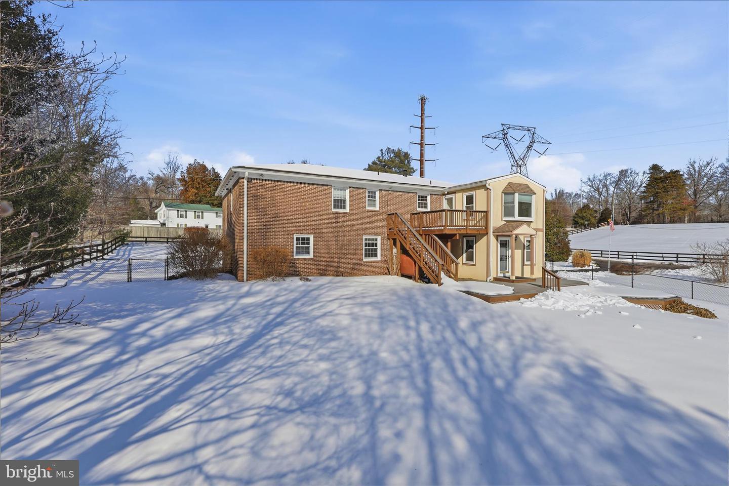 12466 HENDERSON RD, CLIFTON, Virginia 20124, 4 Bedrooms Bedrooms, ,3 BathroomsBathrooms,Residential,For sale,12466 HENDERSON RD,VAFX2287524 MLS # VAFX2287524