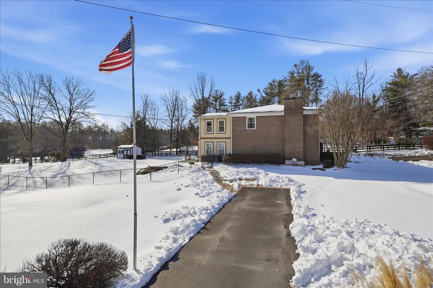 12466 HENDERSON RD, CLIFTON, Virginia 20124, 4 Bedrooms Bedrooms, ,3 BathroomsBathrooms,Residential,For sale,12466 HENDERSON RD,VAFX2287524 MLS # VAFX2287524