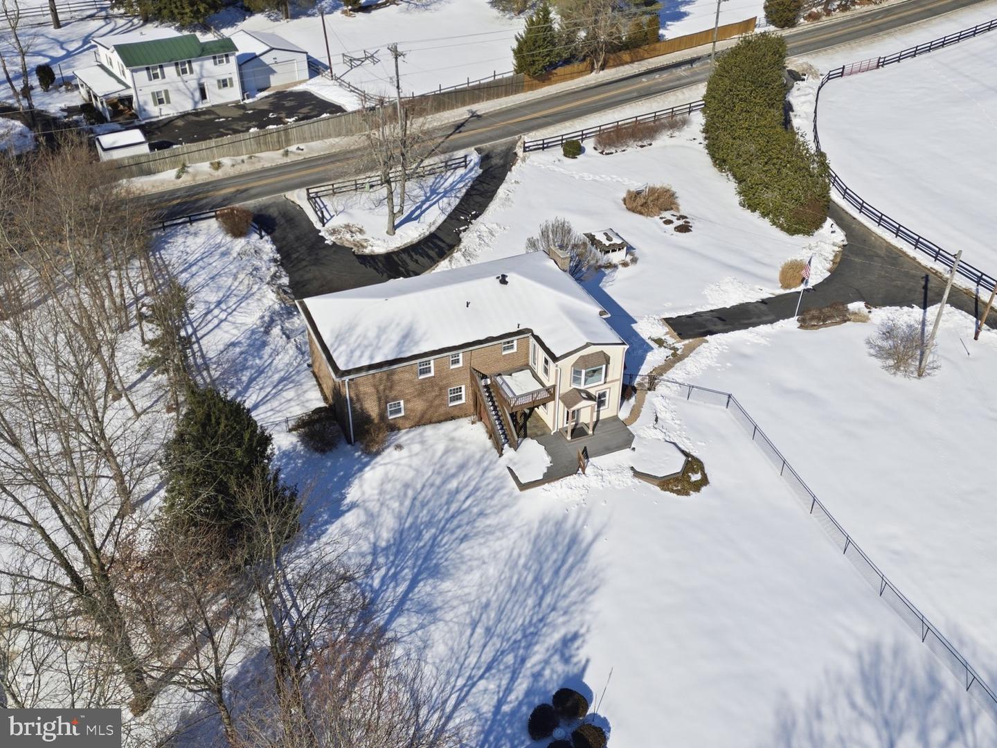 12466 HENDERSON RD, CLIFTON, Virginia 20124, 4 Bedrooms Bedrooms, ,3 BathroomsBathrooms,Residential,For sale,12466 HENDERSON RD,VAFX2287524 MLS # VAFX2287524