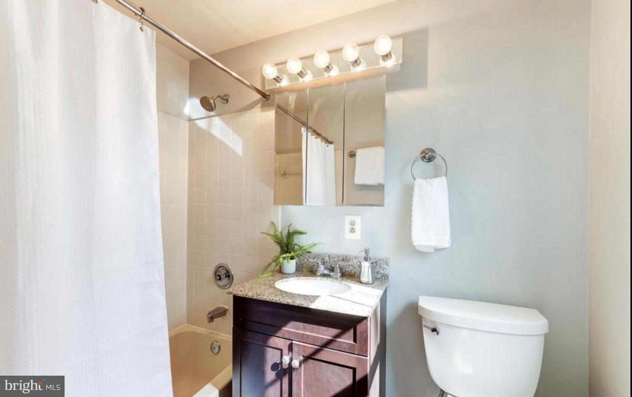 1742 N RHODES ST #5-304, ARLINGTON, Virginia 22201, 1 Bedroom Bedrooms, ,1 BathroomBathrooms,Residential,For sale,1742 N RHODES ST #5-304,VAAR2068170 MLS # VAAR2068170