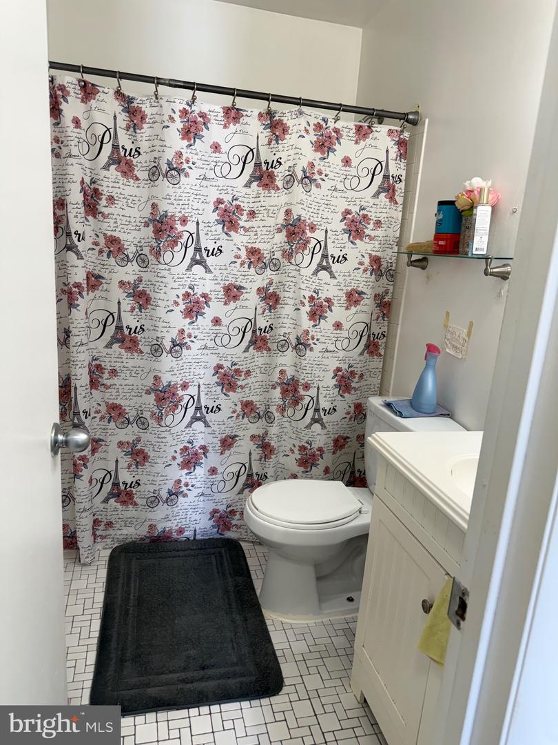 14314 LINDENDALE RD, WOODBRIDGE, Virginia 22193, 5 Bedrooms Bedrooms, ,2 BathroomsBathrooms,Residential,For sale,14314 LINDENDALE RD,VAPW2111564 MLS # VAPW2111564