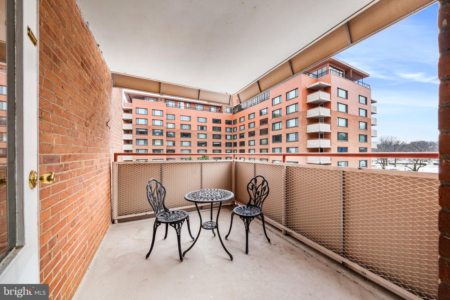 1021 ARLINGTON BLVD #842, ARLINGTON, Virginia 22209, 1 Bedroom Bedrooms, ,1 BathroomBathrooms,Residential,For sale,1021 ARLINGTON BLVD #842,VAAR2068254 MLS # VAAR2068254