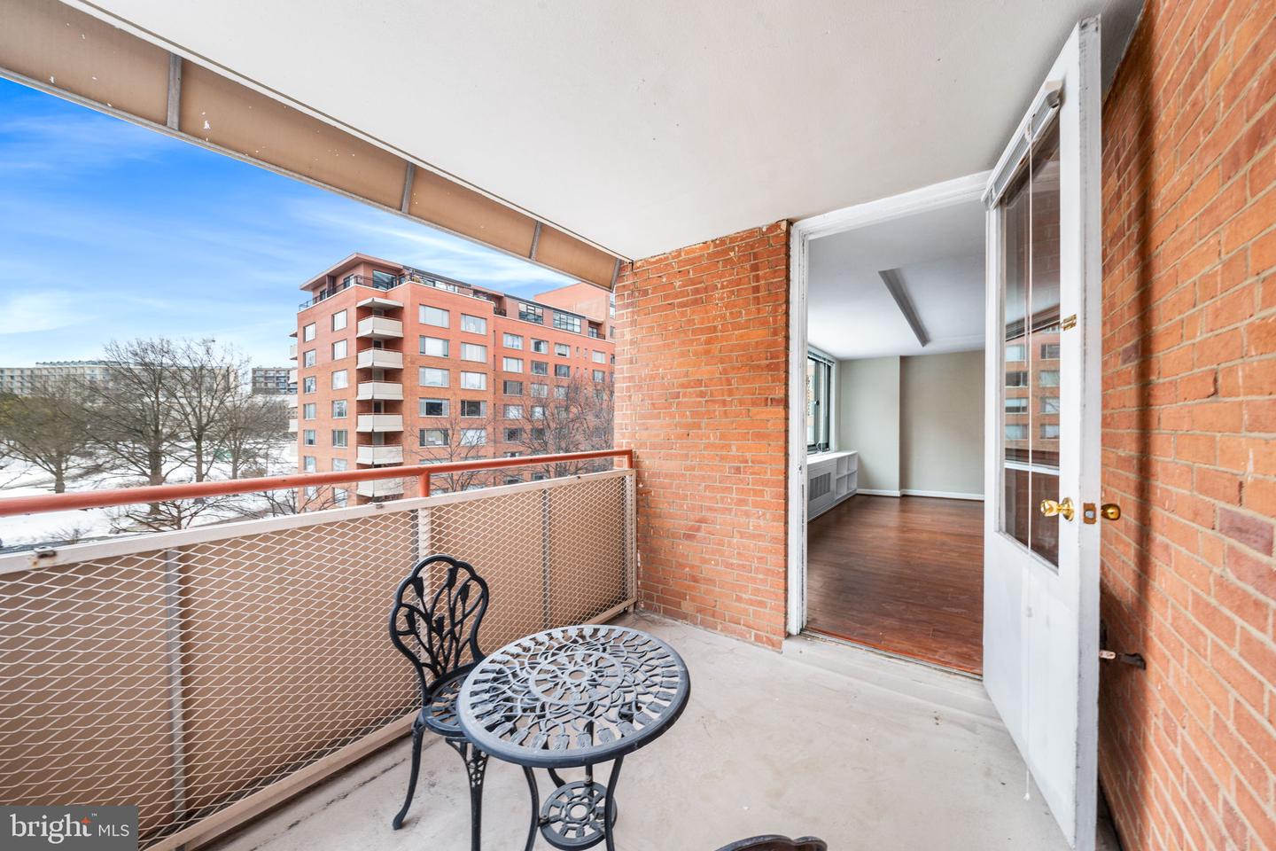 1021 ARLINGTON BLVD #842, ARLINGTON, Virginia 22209, 1 Bedroom Bedrooms, ,1 BathroomBathrooms,Residential,For sale,1021 ARLINGTON BLVD #842,VAAR2068254 MLS # VAAR2068254