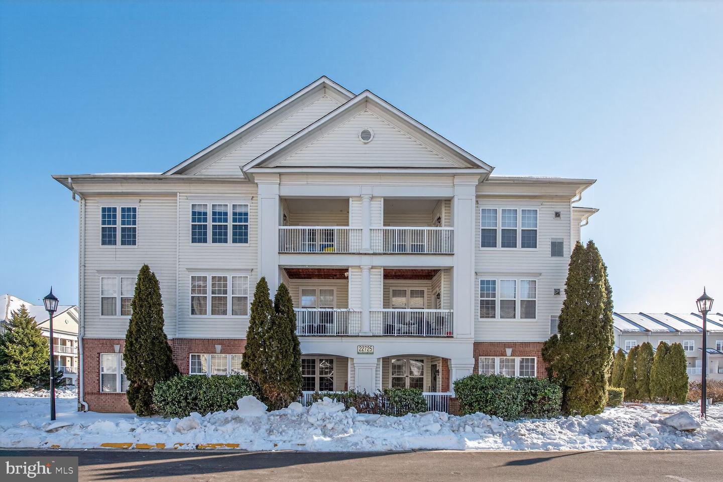 22725 THIMBLEBERRY SQ #304, BRAMBLETON, Virginia 20148, 1 Bedroom Bedrooms, ,1 BathroomBathrooms,Residential,For sale,22725 THIMBLEBERRY SQ #304,VALO2114872 MLS # VALO2114872