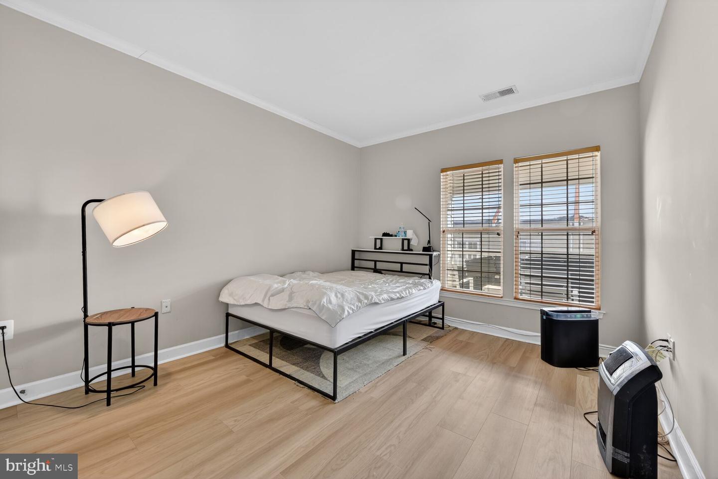 22725 THIMBLEBERRY SQ #304, BRAMBLETON, Virginia 20148, 1 Bedroom Bedrooms, ,1 BathroomBathrooms,Residential,For sale,22725 THIMBLEBERRY SQ #304,VALO2114872 MLS # VALO2114872