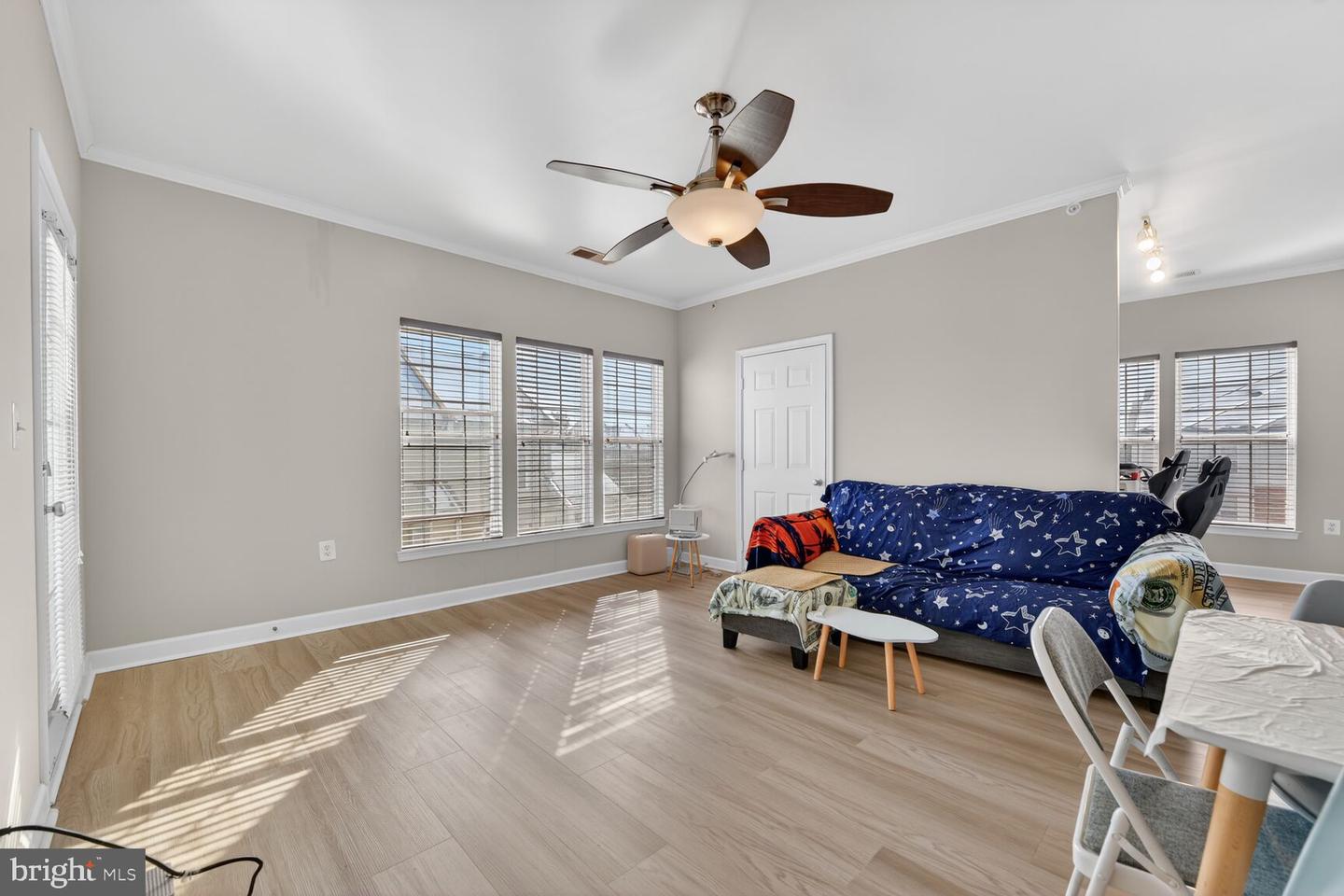 22725 THIMBLEBERRY SQ #304, BRAMBLETON, Virginia 20148, 1 Bedroom Bedrooms, ,1 BathroomBathrooms,Residential,For sale,22725 THIMBLEBERRY SQ #304,VALO2114872 MLS # VALO2114872