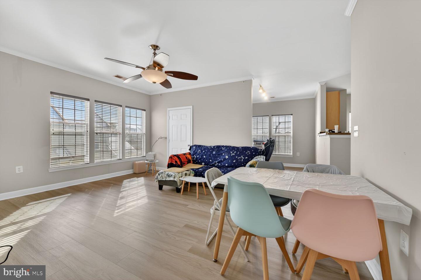 22725 THIMBLEBERRY SQ #304, BRAMBLETON, Virginia 20148, 1 Bedroom Bedrooms, ,1 BathroomBathrooms,Residential,For sale,22725 THIMBLEBERRY SQ #304,VALO2114872 MLS # VALO2114872