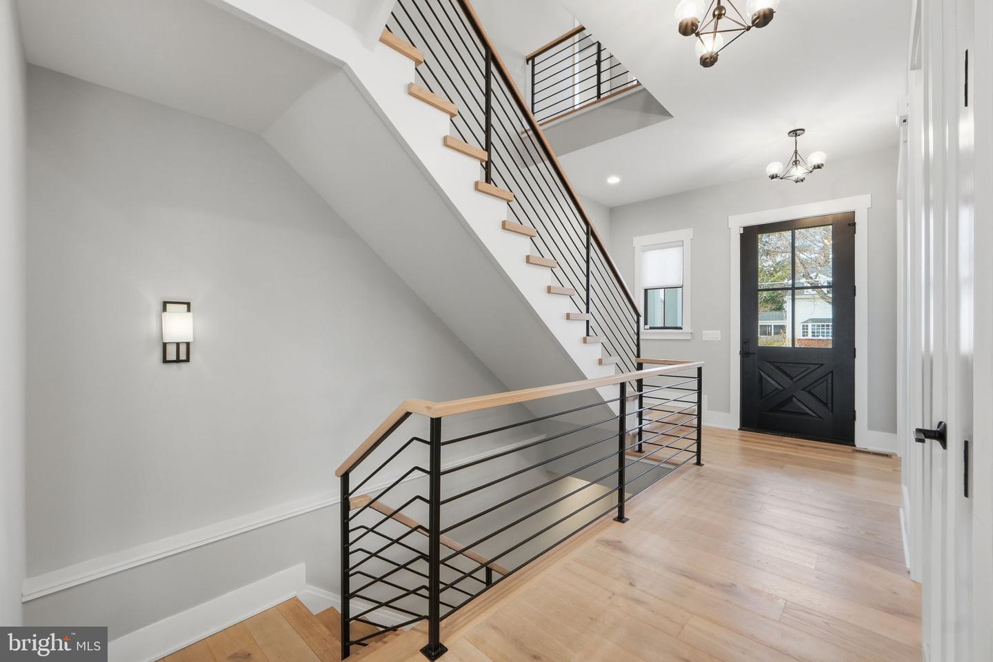 315 CHARLES ST SE, VIENNA, Virginia 22180, 6 Bedrooms Bedrooms, ,6 BathroomsBathrooms,Residential,For sale,315 CHARLES ST SE,VAFX2288004 MLS # VAFX2288004