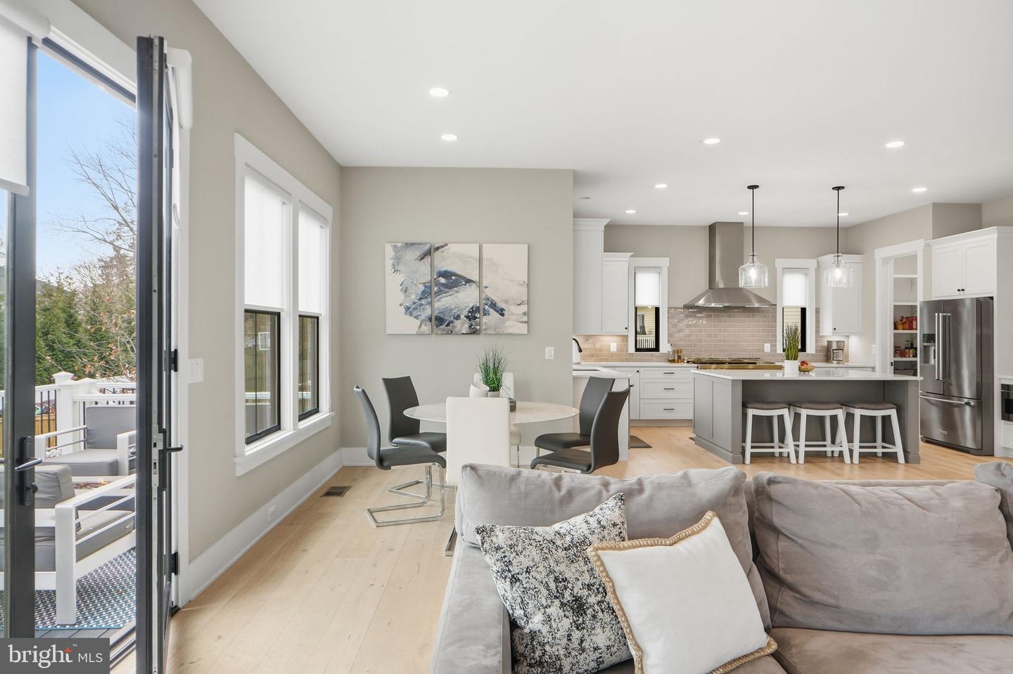 315 CHARLES ST SE, VIENNA, Virginia 22180, 6 Bedrooms Bedrooms, ,6 BathroomsBathrooms,Residential,For sale,315 CHARLES ST SE,VAFX2288004 MLS # VAFX2288004