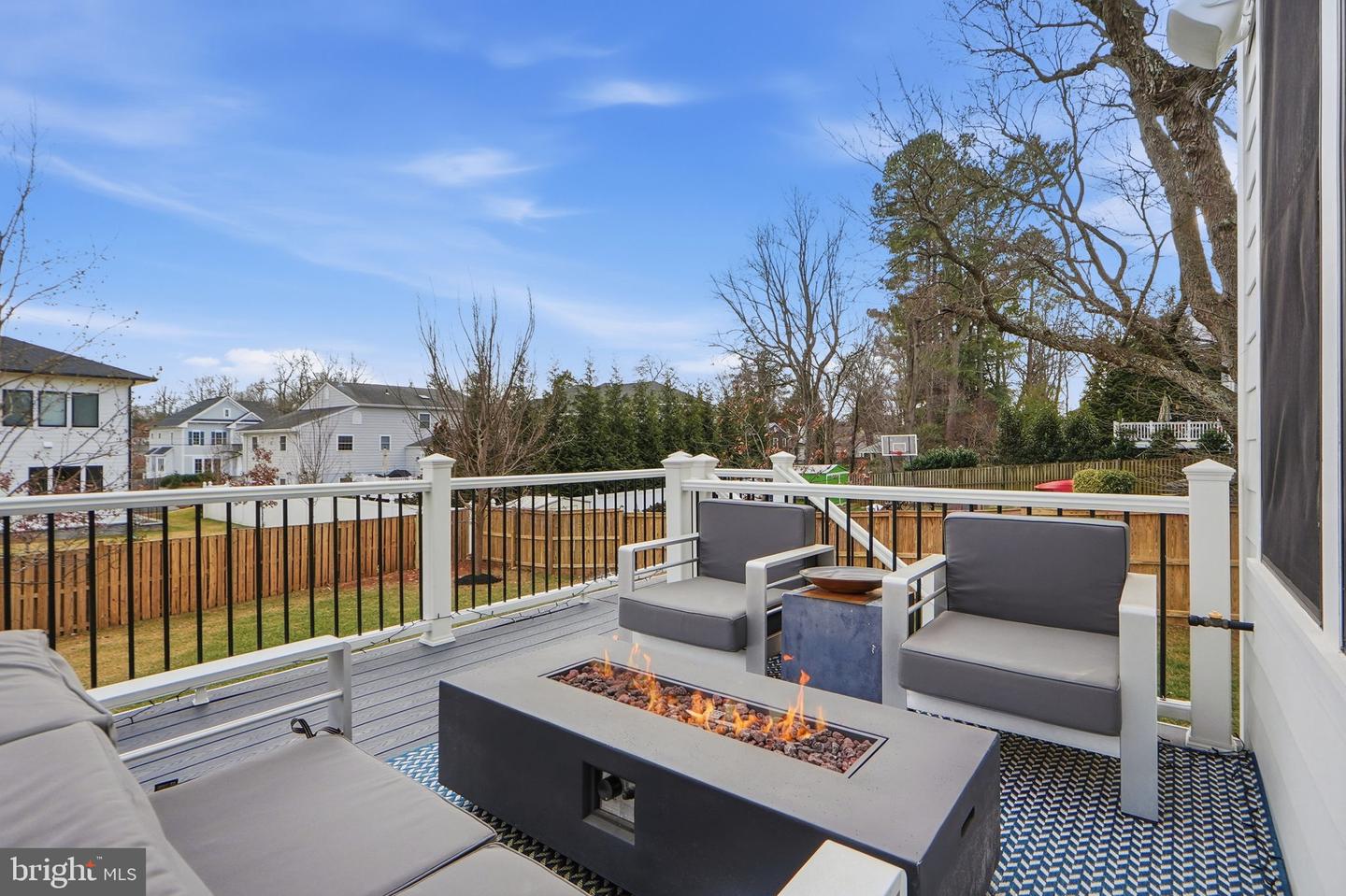 315 CHARLES ST SE, VIENNA, Virginia 22180, 6 Bedrooms Bedrooms, ,6 BathroomsBathrooms,Residential,For sale,315 CHARLES ST SE,VAFX2288004 MLS # VAFX2288004