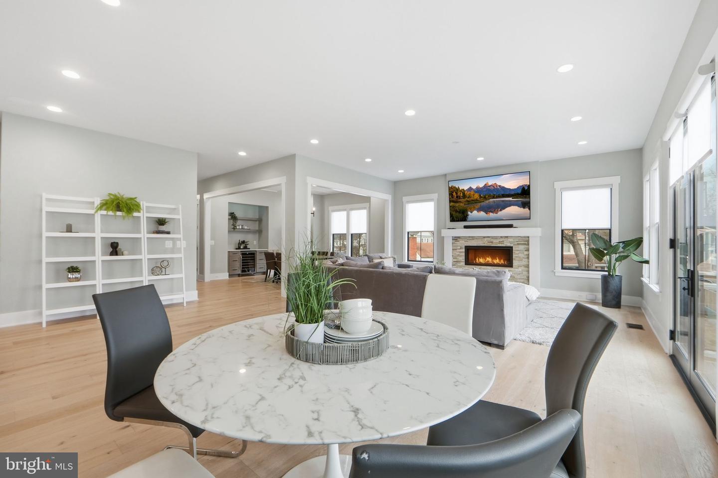 315 CHARLES ST SE, VIENNA, Virginia 22180, 6 Bedrooms Bedrooms, ,6 BathroomsBathrooms,Residential,For sale,315 CHARLES ST SE,VAFX2288004 MLS # VAFX2288004