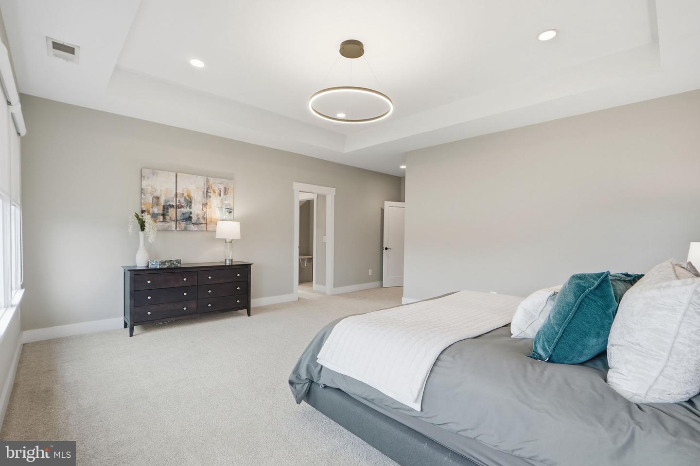 315 CHARLES ST SE, VIENNA, Virginia 22180, 6 Bedrooms Bedrooms, ,6 BathroomsBathrooms,Residential,For sale,315 CHARLES ST SE,VAFX2288004 MLS # VAFX2288004