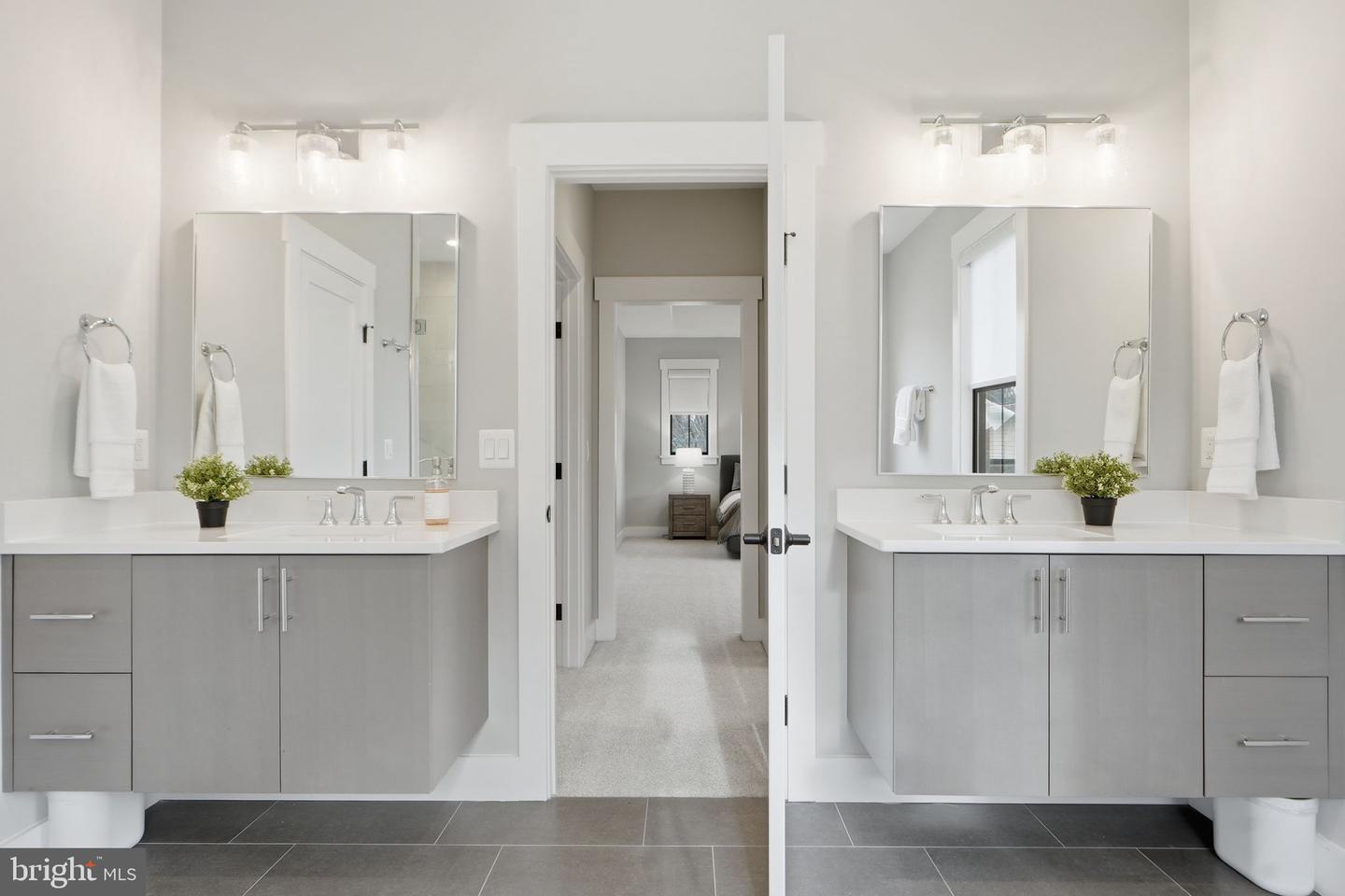 315 CHARLES ST SE, VIENNA, Virginia 22180, 6 Bedrooms Bedrooms, ,6 BathroomsBathrooms,Residential,For sale,315 CHARLES ST SE,VAFX2288004 MLS # VAFX2288004