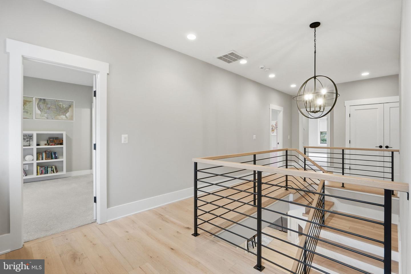 315 CHARLES ST SE, VIENNA, Virginia 22180, 6 Bedrooms Bedrooms, ,6 BathroomsBathrooms,Residential,For sale,315 CHARLES ST SE,VAFX2288004 MLS # VAFX2288004