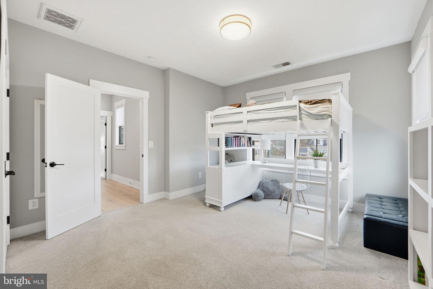 315 CHARLES ST SE, VIENNA, Virginia 22180, 6 Bedrooms Bedrooms, ,6 BathroomsBathrooms,Residential,For sale,315 CHARLES ST SE,VAFX2288004 MLS # VAFX2288004