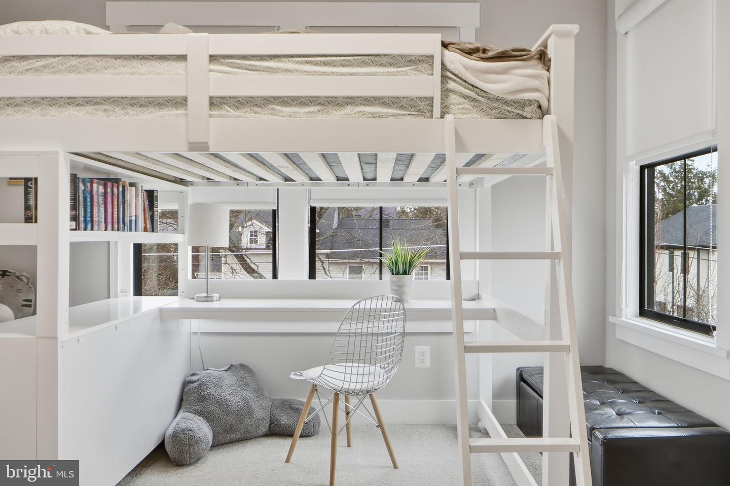 315 CHARLES ST SE, VIENNA, Virginia 22180, 6 Bedrooms Bedrooms, ,6 BathroomsBathrooms,Residential,For sale,315 CHARLES ST SE,VAFX2288004 MLS # VAFX2288004