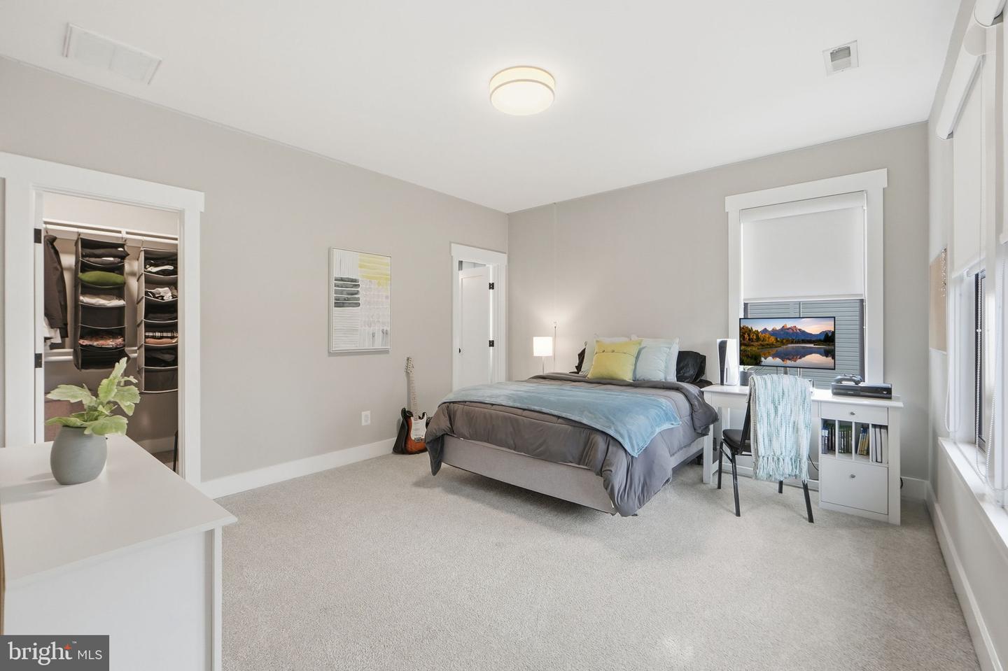 315 CHARLES ST SE, VIENNA, Virginia 22180, 6 Bedrooms Bedrooms, ,6 BathroomsBathrooms,Residential,For sale,315 CHARLES ST SE,VAFX2288004 MLS # VAFX2288004