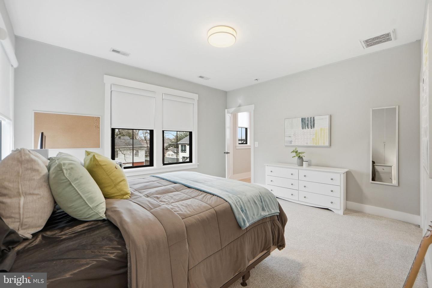 315 CHARLES ST SE, VIENNA, Virginia 22180, 6 Bedrooms Bedrooms, ,6 BathroomsBathrooms,Residential,For sale,315 CHARLES ST SE,VAFX2288004 MLS # VAFX2288004