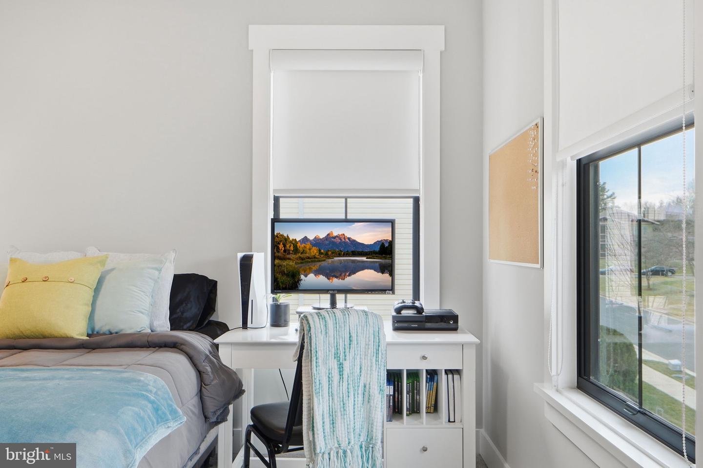 315 CHARLES ST SE, VIENNA, Virginia 22180, 6 Bedrooms Bedrooms, ,6 BathroomsBathrooms,Residential,For sale,315 CHARLES ST SE,VAFX2288004 MLS # VAFX2288004