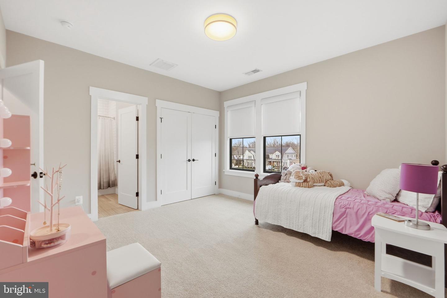 315 CHARLES ST SE, VIENNA, Virginia 22180, 6 Bedrooms Bedrooms, ,6 BathroomsBathrooms,Residential,For sale,315 CHARLES ST SE,VAFX2288004 MLS # VAFX2288004