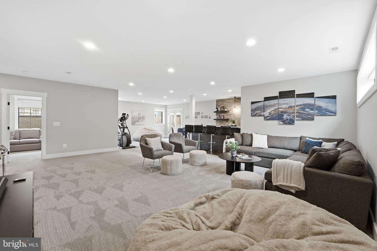 315 CHARLES ST SE, VIENNA, Virginia 22180, 6 Bedrooms Bedrooms, ,6 BathroomsBathrooms,Residential,For sale,315 CHARLES ST SE,VAFX2288004 MLS # VAFX2288004