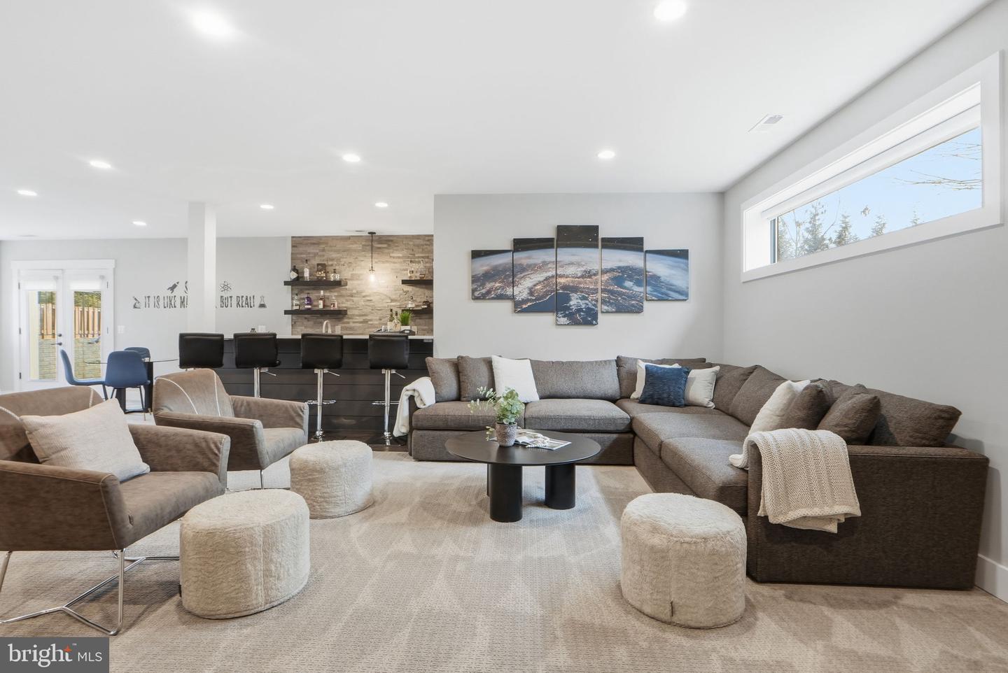 315 CHARLES ST SE, VIENNA, Virginia 22180, 6 Bedrooms Bedrooms, ,6 BathroomsBathrooms,Residential,For sale,315 CHARLES ST SE,VAFX2288004 MLS # VAFX2288004