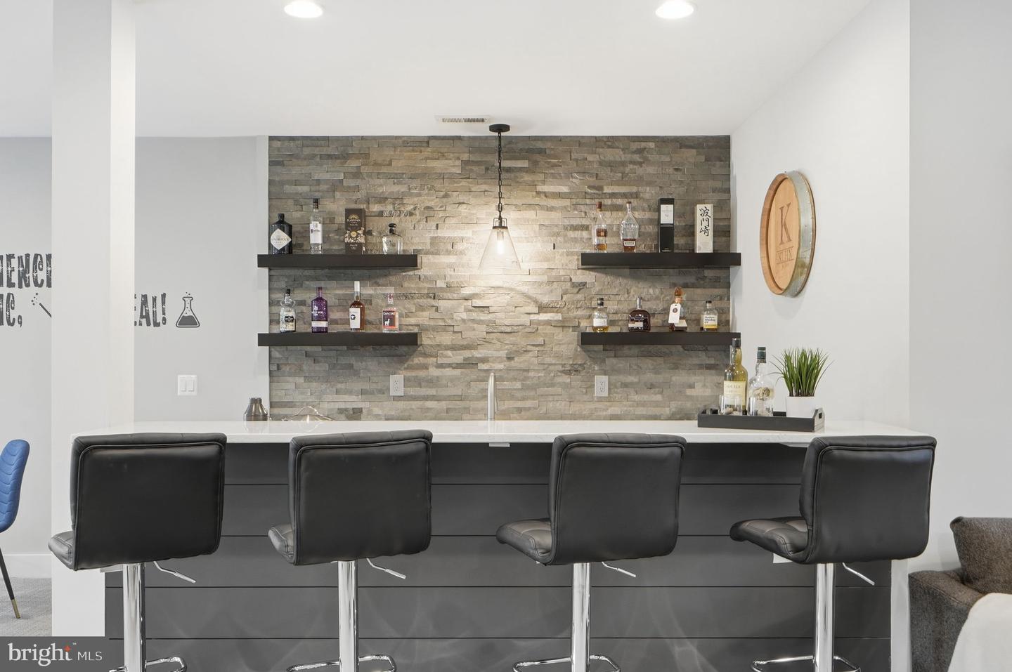 315 CHARLES ST SE, VIENNA, Virginia 22180, 6 Bedrooms Bedrooms, ,6 BathroomsBathrooms,Residential,For sale,315 CHARLES ST SE,VAFX2288004 MLS # VAFX2288004