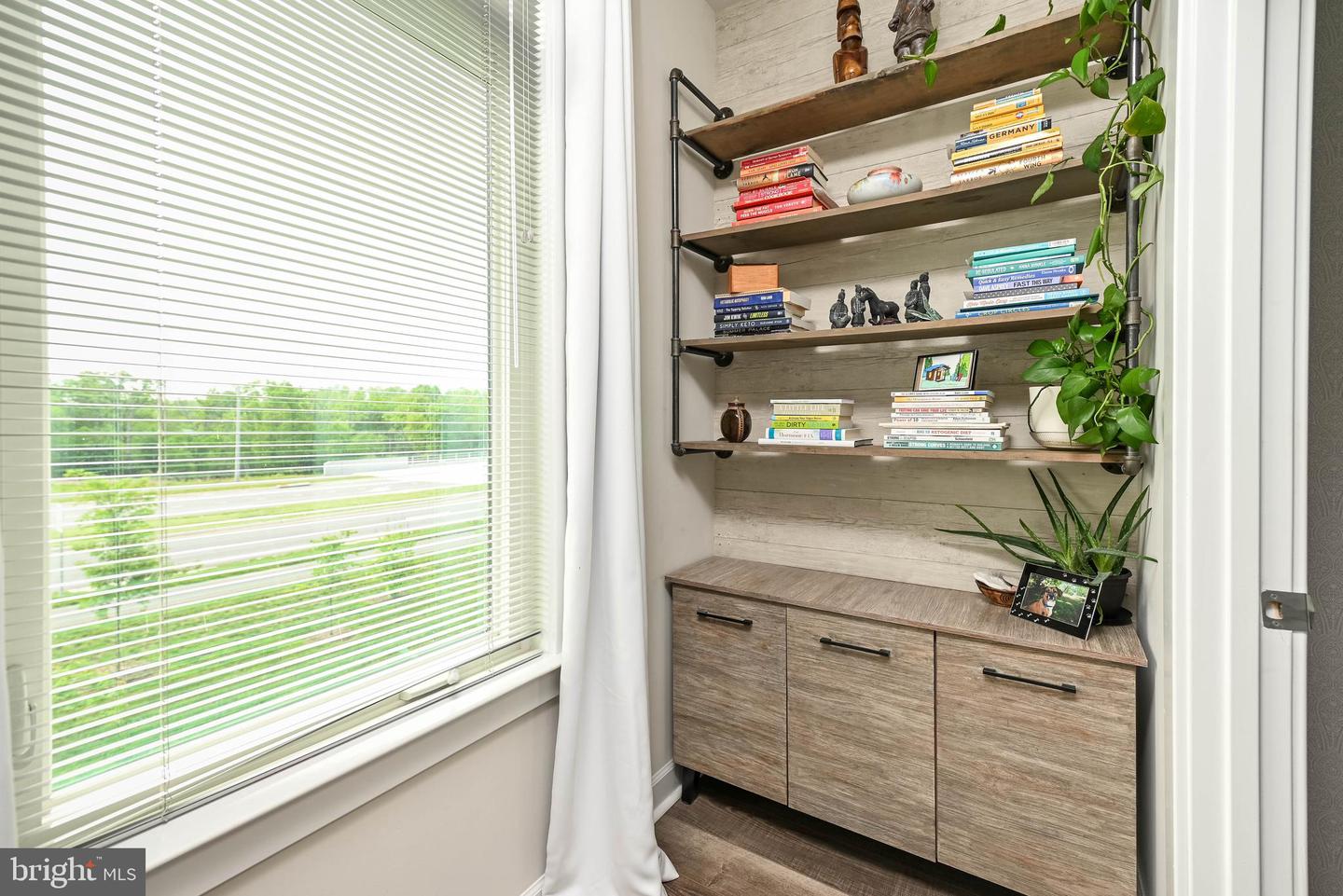 1612 ROCKY SHALE TER SE, LEESBURG, Virginia 20175, 3 Bedrooms Bedrooms, ,3 BathroomsBathrooms,Residential,For sale,1612 ROCKY SHALE TER SE,VALO2114888 MLS # VALO2114888