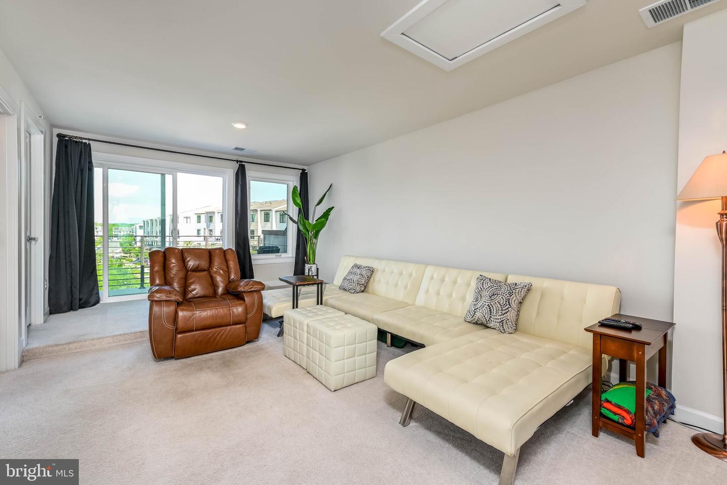 1612 ROCKY SHALE TER SE, LEESBURG, Virginia 20175, 3 Bedrooms Bedrooms, ,3 BathroomsBathrooms,Residential,For sale,1612 ROCKY SHALE TER SE,VALO2114888 MLS # VALO2114888