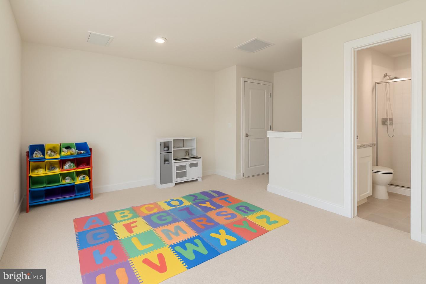 1612 ROCKY SHALE TER SE, LEESBURG, Virginia 20175, 3 Bedrooms Bedrooms, ,3 BathroomsBathrooms,Residential,For sale,1612 ROCKY SHALE TER SE,VALO2114888 MLS # VALO2114888