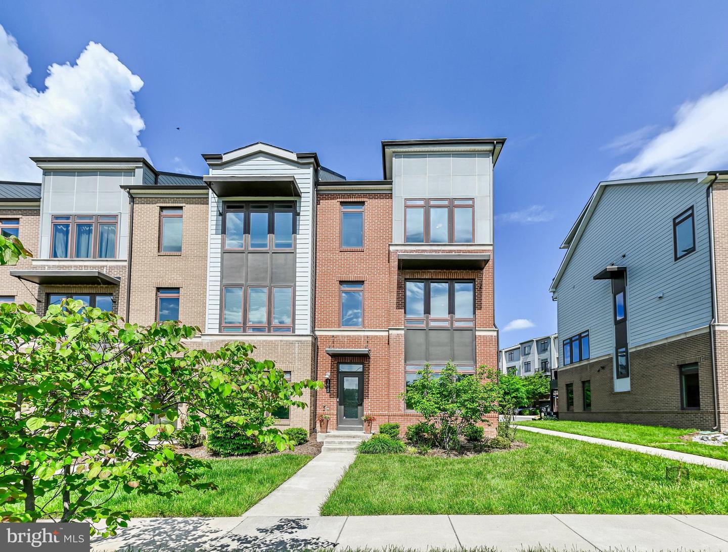 1612 ROCKY SHALE TER SE, LEESBURG, Virginia 20175, 3 Bedrooms Bedrooms, ,3 BathroomsBathrooms,Residential,For sale,1612 ROCKY SHALE TER SE,VALO2114888 MLS # VALO2114888