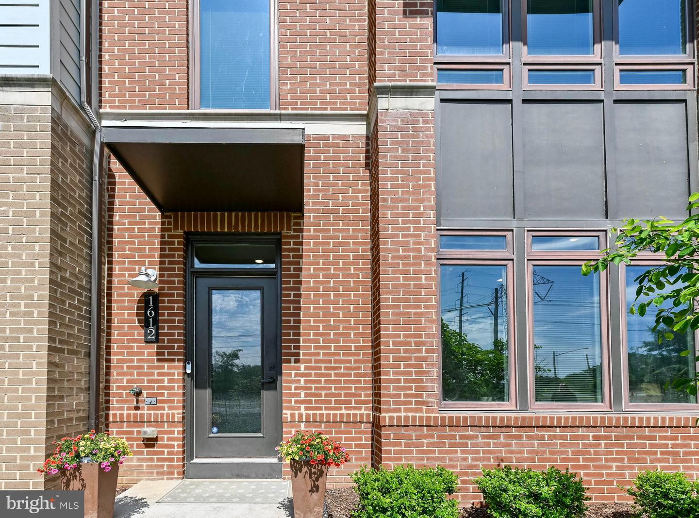 1612 ROCKY SHALE TER SE, LEESBURG, Virginia 20175, 3 Bedrooms Bedrooms, ,3 BathroomsBathrooms,Residential,For sale,1612 ROCKY SHALE TER SE,VALO2114888 MLS # VALO2114888