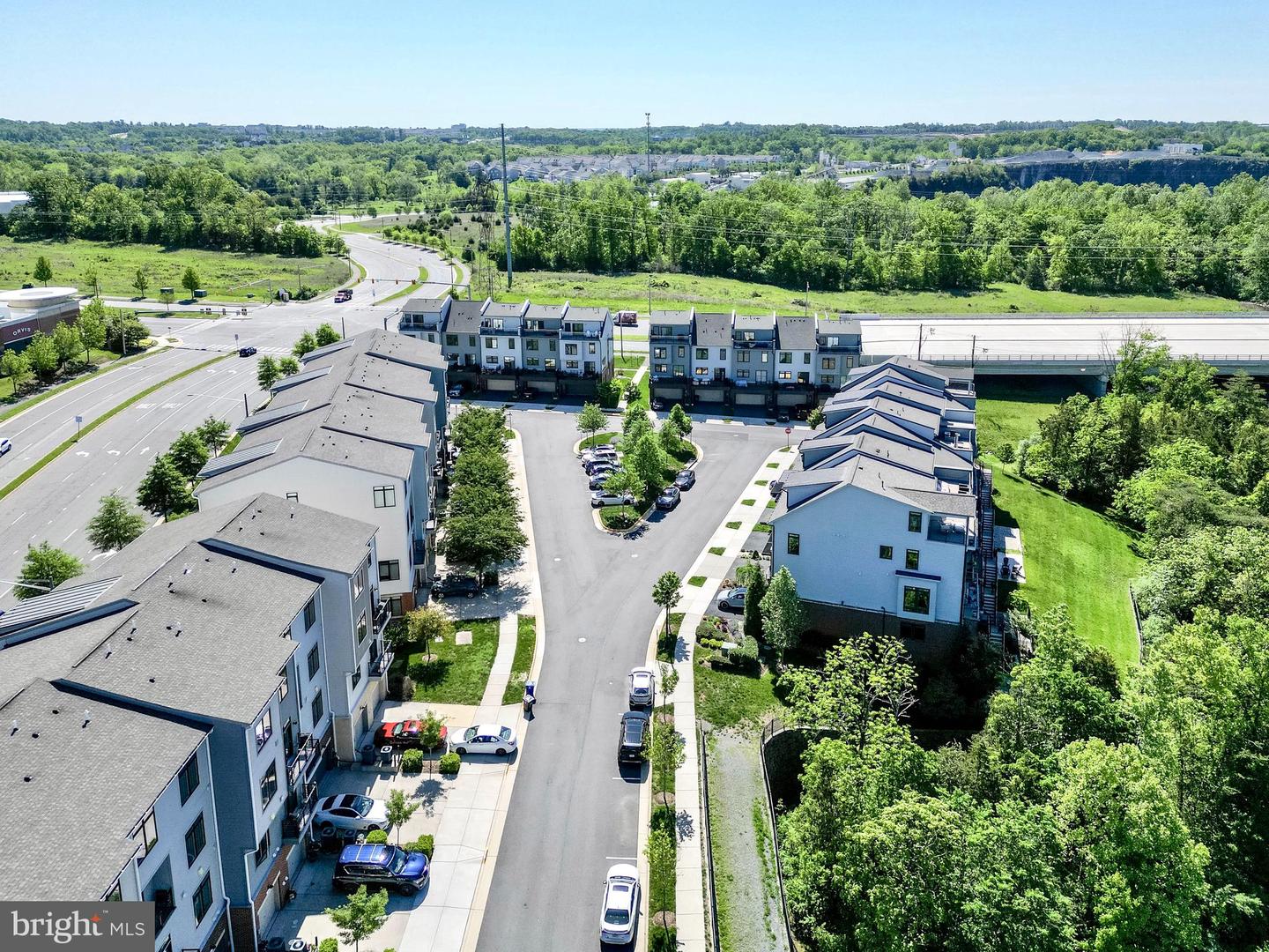 1612 ROCKY SHALE TER SE, LEESBURG, Virginia 20175, 3 Bedrooms Bedrooms, ,3 BathroomsBathrooms,Residential,For sale,1612 ROCKY SHALE TER SE,VALO2114888 MLS # VALO2114888