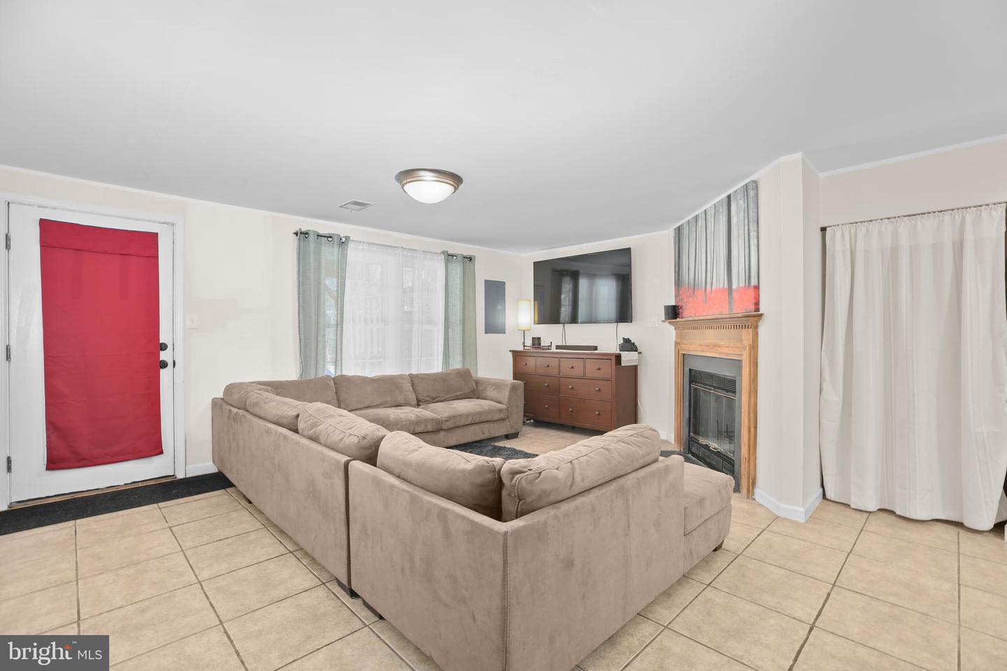 12385 MANCHESTER WAY, WOODBRIDGE, Virginia 22192, 3 Bedrooms Bedrooms, ,3 BathroomsBathrooms,Residential,For sale,12385 MANCHESTER WAY,VAPW2111502 MLS # VAPW2111502