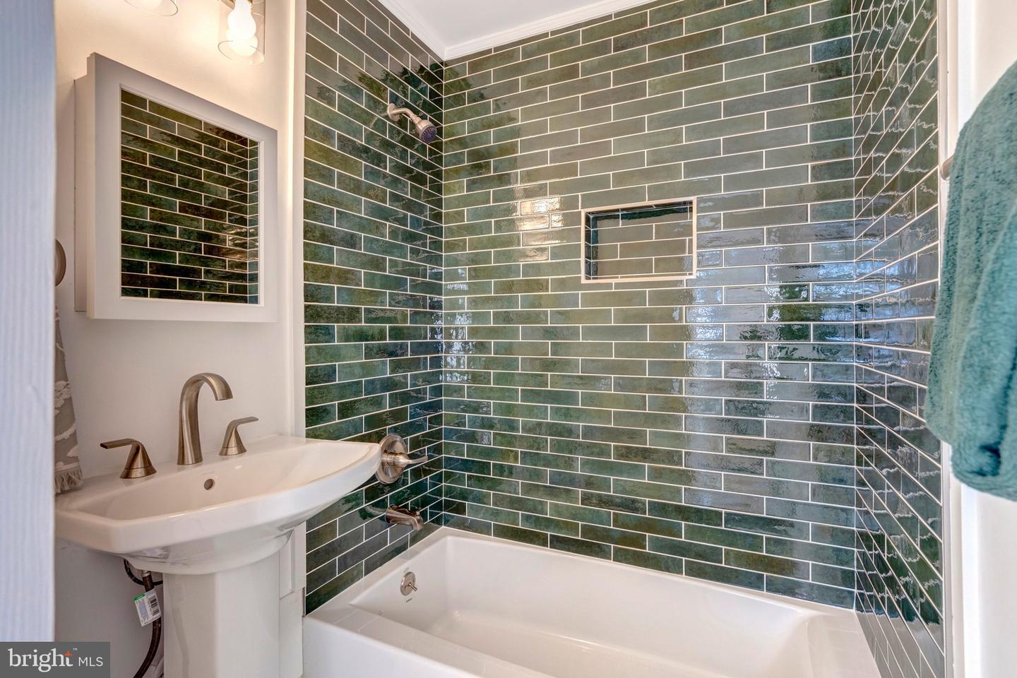 122 SCOTT DR, MANASSAS PARK, Virginia 20111, 4 Bedrooms Bedrooms, ,3 BathroomsBathrooms,Residential,For sale,122 SCOTT DR,VAMP2003668 MLS # VAMP2003668