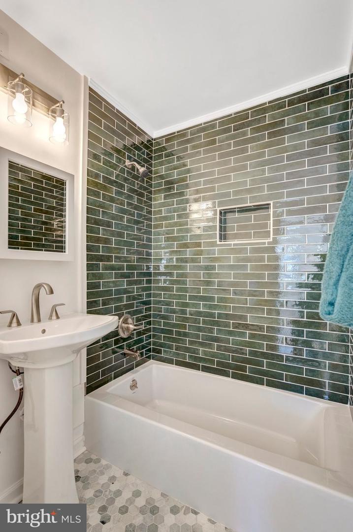 122 SCOTT DR, MANASSAS PARK, Virginia 20111, 4 Bedrooms Bedrooms, ,3 BathroomsBathrooms,Residential,For sale,122 SCOTT DR,VAMP2003668 MLS # VAMP2003668