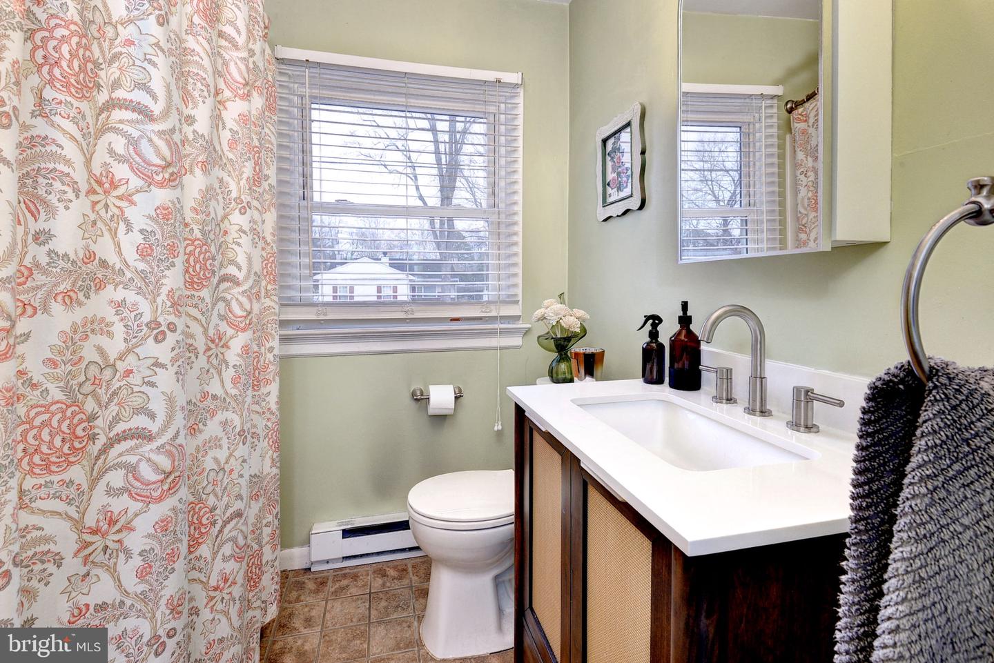 593 CATESBY LN, WILLIAMSBURG, Virginia 23185, 3 Bedrooms Bedrooms, 5 Rooms Rooms,1 BathroomBathrooms,Residential,For sale,593 CATESBY LN,VAYV2000112 MLS # VAYV2000112