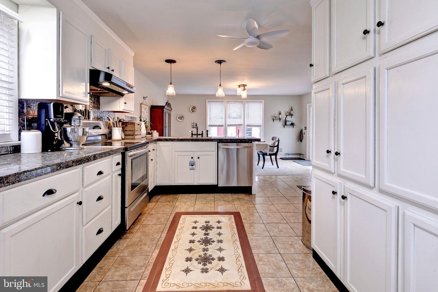 593 CATESBY LN, WILLIAMSBURG, Virginia 23185, 3 Bedrooms Bedrooms, 5 Rooms Rooms,1 BathroomBathrooms,Residential,For sale,593 CATESBY LN,VAYV2000112 MLS # VAYV2000112