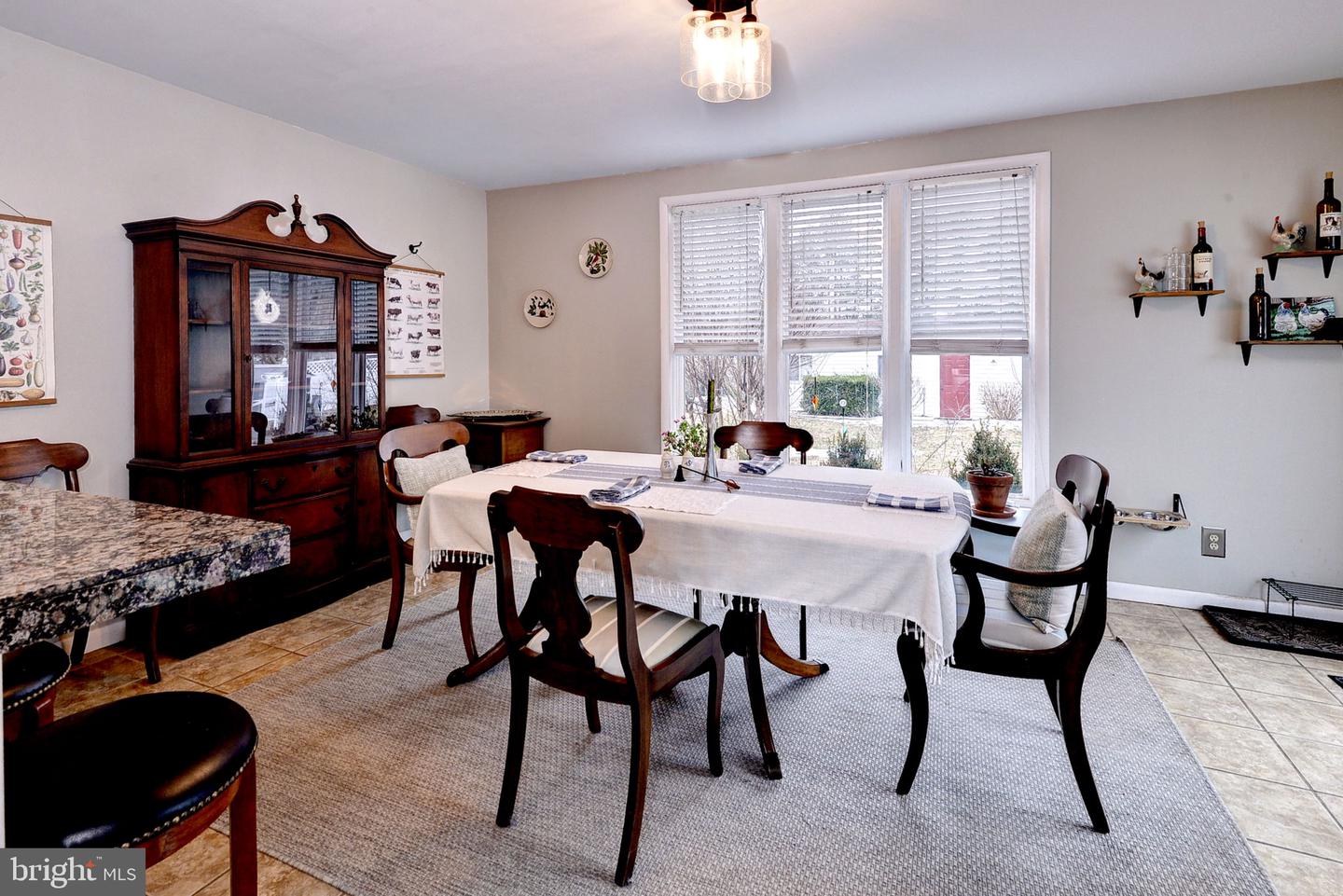 593 CATESBY LN, WILLIAMSBURG, Virginia 23185, 3 Bedrooms Bedrooms, 5 Rooms Rooms,1 BathroomBathrooms,Residential,For sale,593 CATESBY LN,VAYV2000112 MLS # VAYV2000112