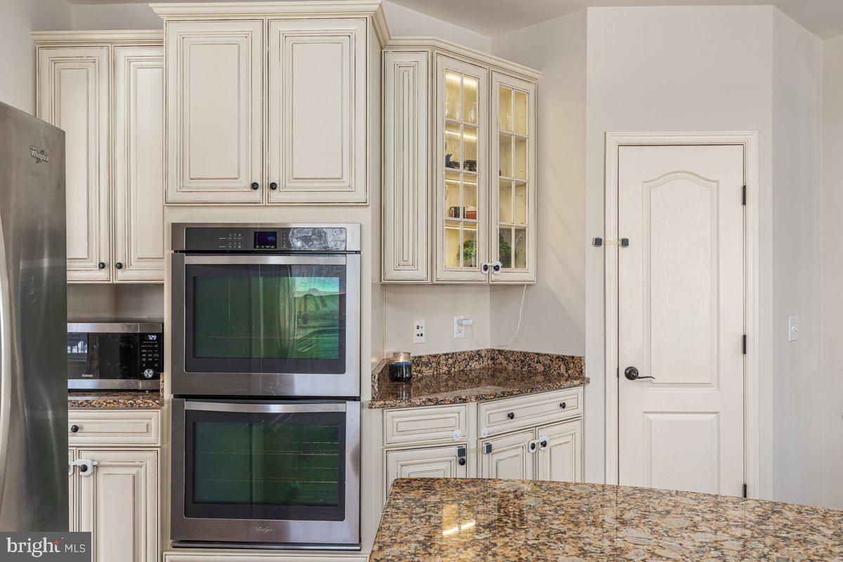 42134 AUTUMN RAIN CIR, BRAMBLETON, Virginia 20148, 5 Bedrooms Bedrooms, ,4 BathroomsBathrooms,Residential,For sale,42134 AUTUMN RAIN CIR,VALO2114934 MLS # VALO2114934