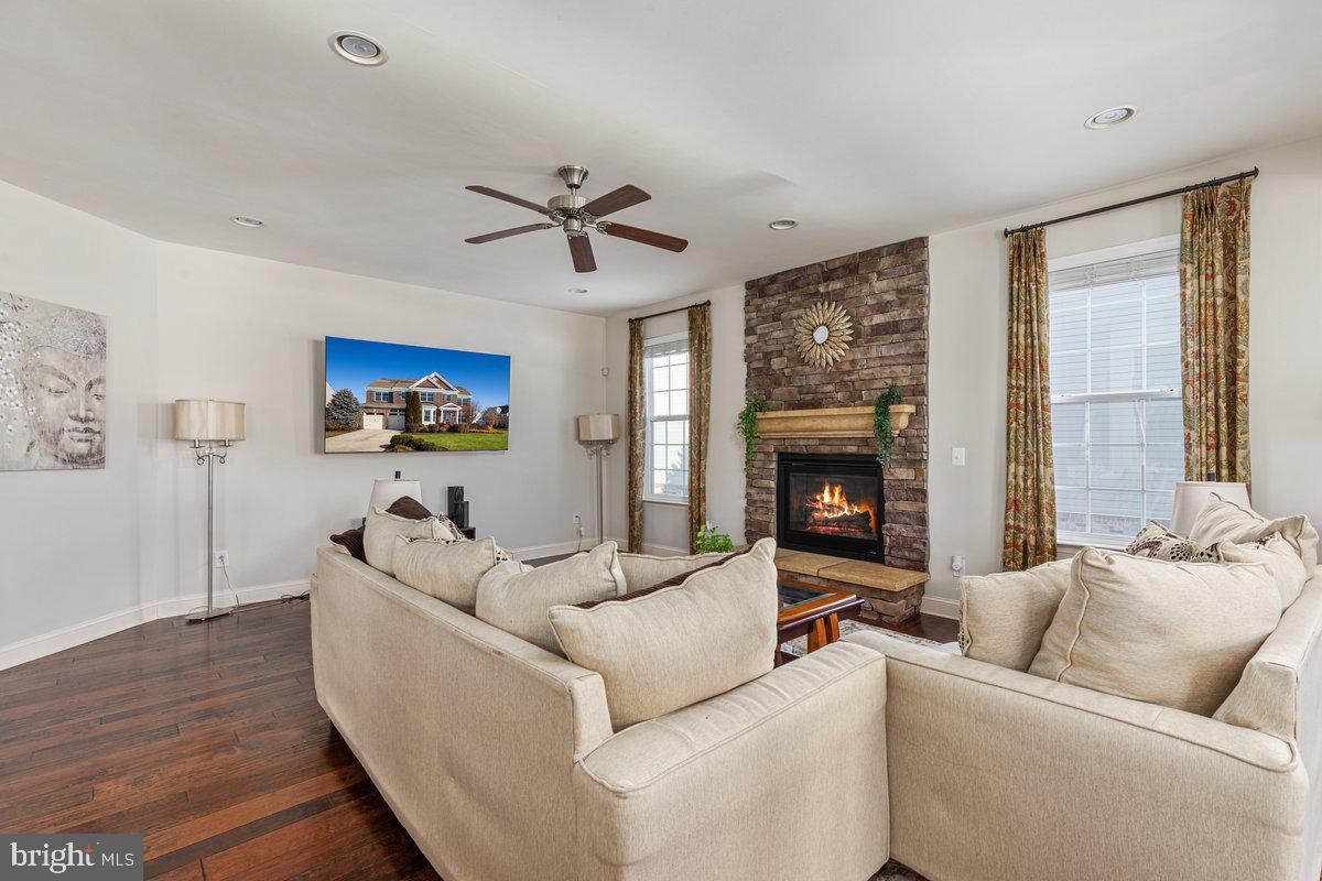 42134 AUTUMN RAIN CIR, BRAMBLETON, Virginia 20148, 5 Bedrooms Bedrooms, ,4 BathroomsBathrooms,Residential,For sale,42134 AUTUMN RAIN CIR,VALO2114934 MLS # VALO2114934