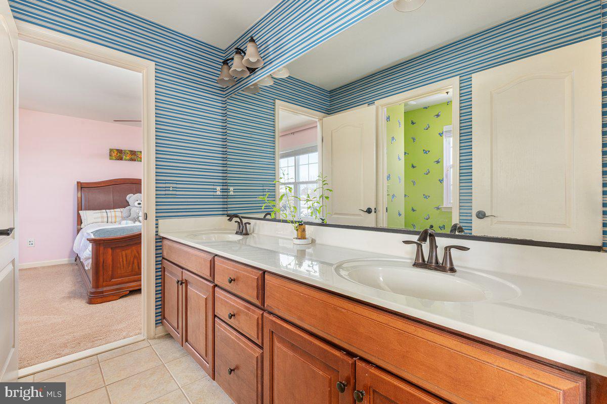 42134 AUTUMN RAIN CIR, BRAMBLETON, Virginia 20148, 5 Bedrooms Bedrooms, ,4 BathroomsBathrooms,Residential,For sale,42134 AUTUMN RAIN CIR,VALO2114934 MLS # VALO2114934