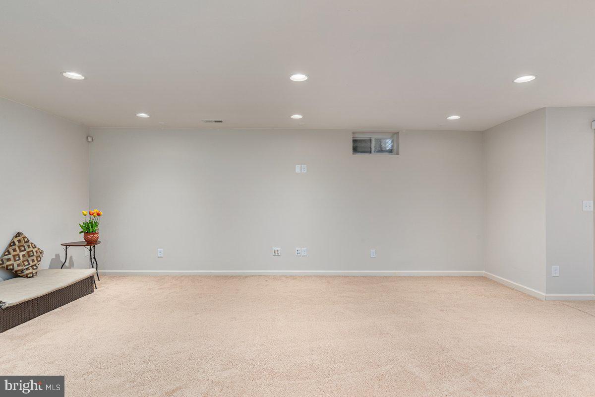 42134 AUTUMN RAIN CIR, BRAMBLETON, Virginia 20148, 5 Bedrooms Bedrooms, ,4 BathroomsBathrooms,Residential,For sale,42134 AUTUMN RAIN CIR,VALO2114934 MLS # VALO2114934