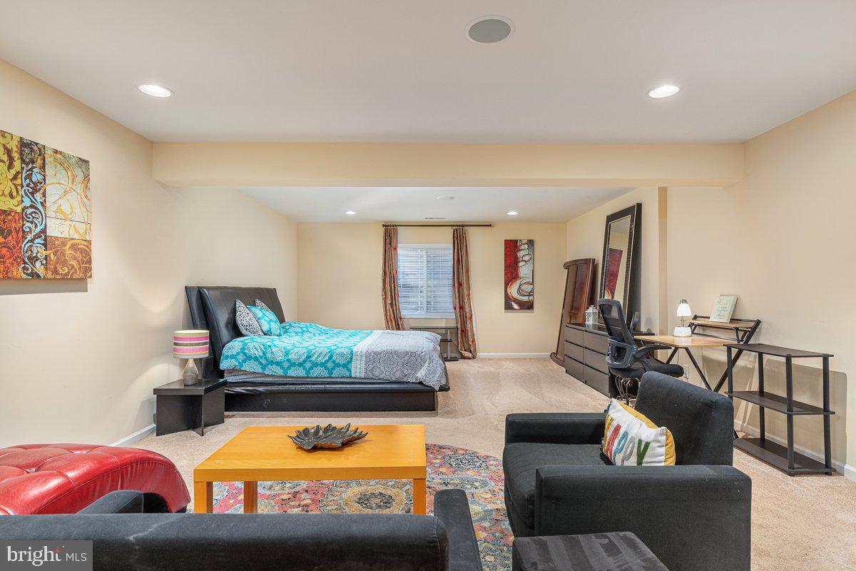 42134 AUTUMN RAIN CIR, BRAMBLETON, Virginia 20148, 5 Bedrooms Bedrooms, ,4 BathroomsBathrooms,Residential,For sale,42134 AUTUMN RAIN CIR,VALO2114934 MLS # VALO2114934