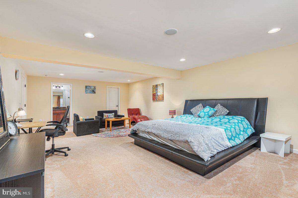 42134 AUTUMN RAIN CIR, BRAMBLETON, Virginia 20148, 5 Bedrooms Bedrooms, ,4 BathroomsBathrooms,Residential,For sale,42134 AUTUMN RAIN CIR,VALO2114934 MLS # VALO2114934