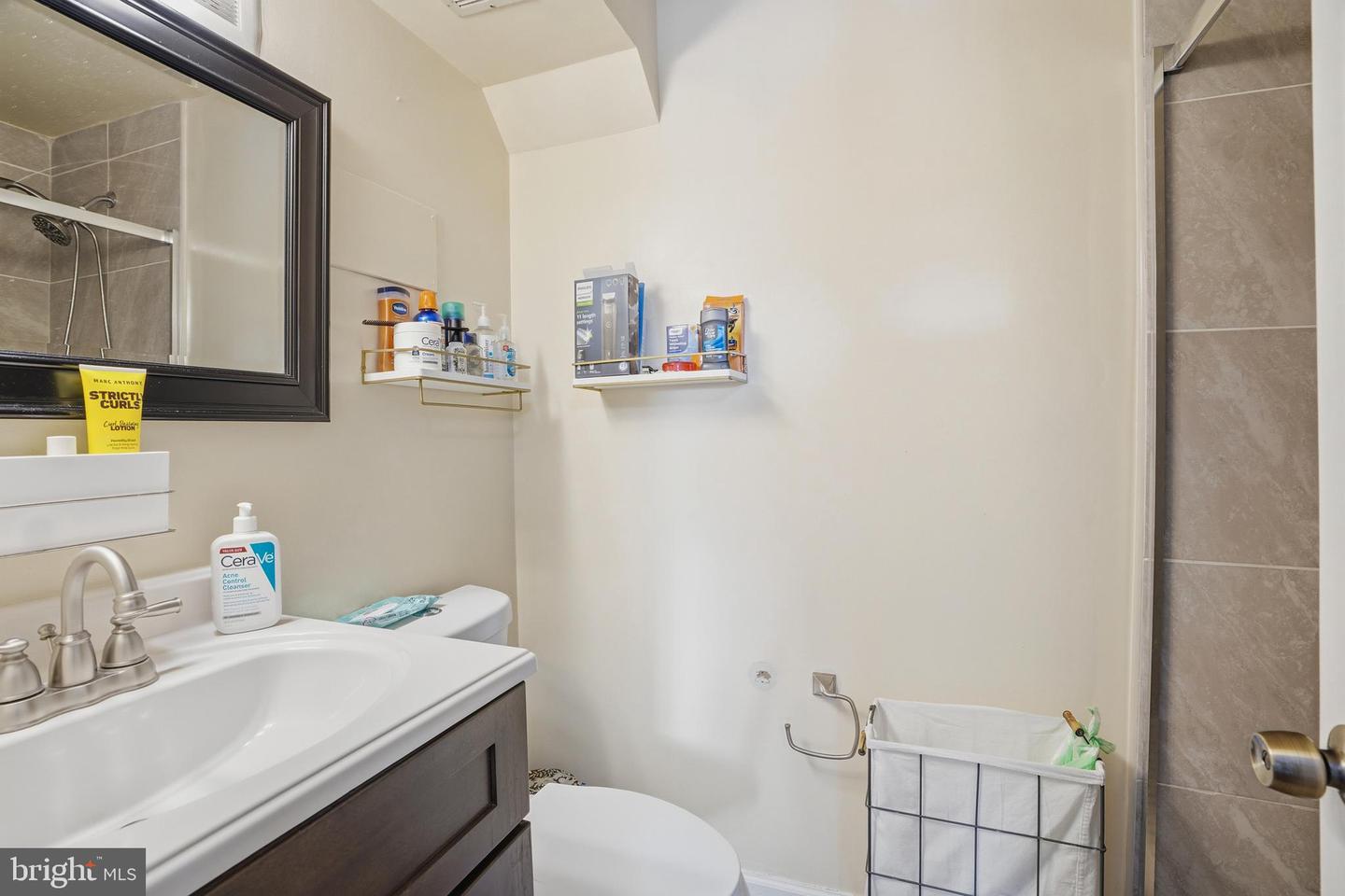 7745 TIVERTON DR, SPRINGFIELD, Virginia 22152, 2 Bedrooms Bedrooms, ,2 BathroomsBathrooms,Residential,For sale,7745 TIVERTON DR,VAFX2288136 MLS # VAFX2288136