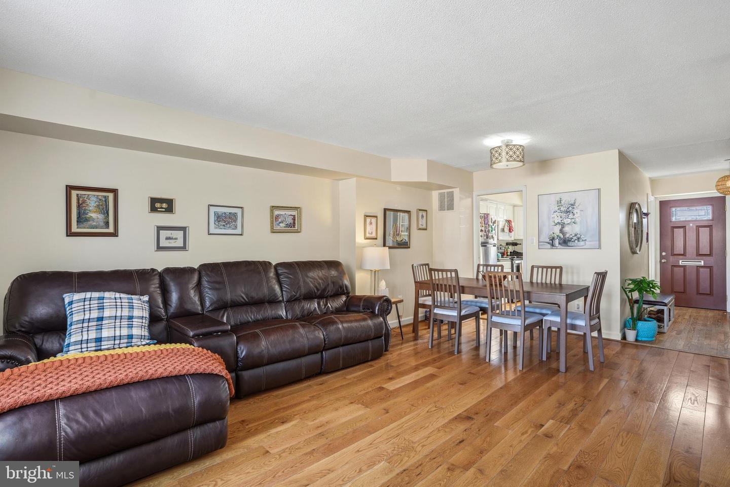 7745 TIVERTON DR, SPRINGFIELD, Virginia 22152, 2 Bedrooms Bedrooms, ,2 BathroomsBathrooms,Residential,For sale,7745 TIVERTON DR,VAFX2288136 MLS # VAFX2288136